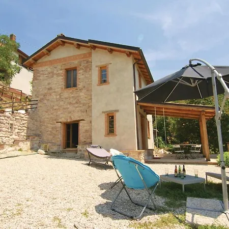 Ferienhaus Haustierfreundliches Haus In Stroncone Finocchieto